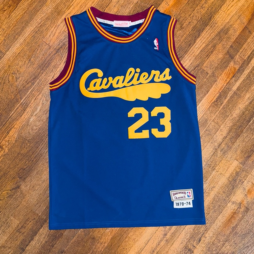 mitchell & ness lebron james jersey. stitching. size 48 (fits like a large).